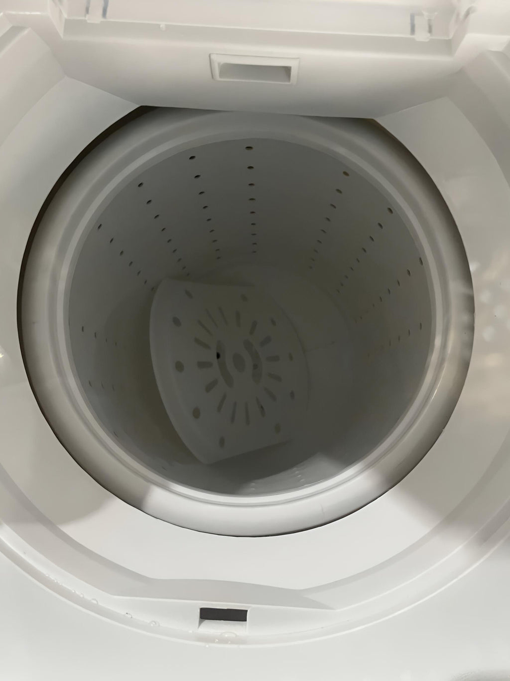 Universal HDJ - غسالة نصف أوتوماتيك حوضين
جودة عالية - متوفرة بعدة أحجام
السعة: 7.5kg / 10kg / 13kg